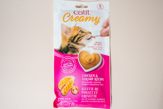 Front view of this chicken and shrimp cat treats. | Vue de face de ces friandises pour chats au poulet et aux crevettes.