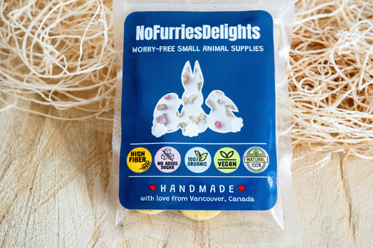 Mixed flavour donuts for small pets and birds, handmade food for bunnies and guinea pigs high fiber, no added sugar, 100% organic, natural and vegan. | Beignets aux saveurs mixtes pour petits animaux et oiseaux , aliment fait maison pour lapins et cobayes, riche en fibres, sans sucre ajouté, 100% biologique, naturel et végétalien.