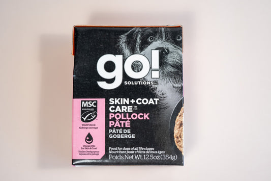 Food for dogs of all life stages with wild pollock and omega oils for skin and coat. | Nourriture pour chiens de tous âges au goberge sauvage et aux huiles oméga pour la peau et le pelage.