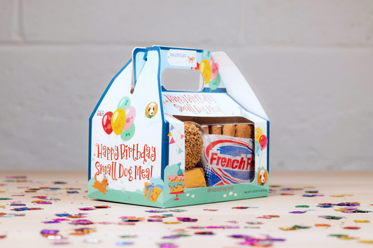 Dog food happy meal for birthday parties.|Repas festif pour chiens pour les fêtes d'anniversaire.