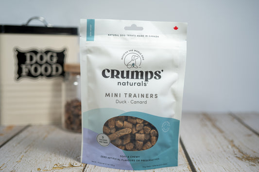 Crumps naturals is a natural dog treats made in Canada. | Crumps Naturals est une friandise naturelle pour chien fabriquée au Canada.