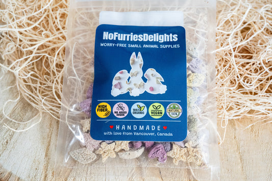 Mixed heart, diamond, star and flower shaped bites, handmade food for bunnies and guinea pigs high fiber, no added sugar, 100% organic, natural and vegan. | Biscuits mixtes en forme de cœur, diamant, étoile et fleur, friandises pour lapins et cobayes, riche en fibres, sans sucre ajouté, 100% biologique, naturel et végétalien.