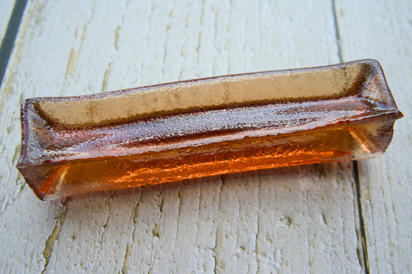 Long-lasting bacon collagen dog chew for healthy teeth and gums.