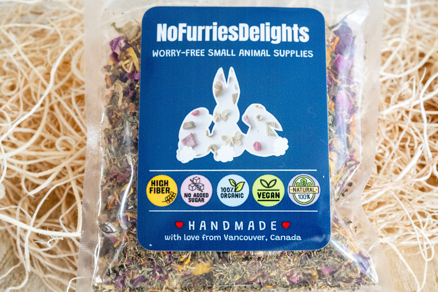 All-in-one organic mix forage, handmade food for bunnies and guinea pigs high fiber, no added sugar, 100% organic, natural and vegan.
