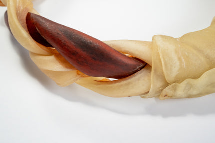 Beef chew ring for dogs without grains, gluten, preservatives and artificial flavors.