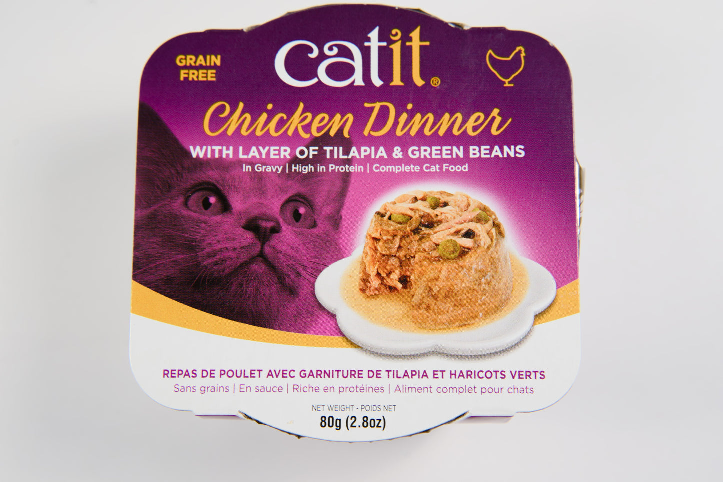 Vue de face de la nourriture humide pour chats Catit Chicken Dinner au tilapia et haricots verts.