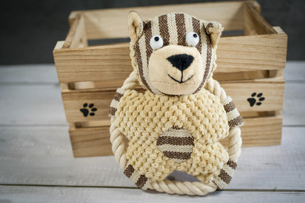 Peluche pour chien en forme d'ours en peluche marron et beige avec une corde solide autour.