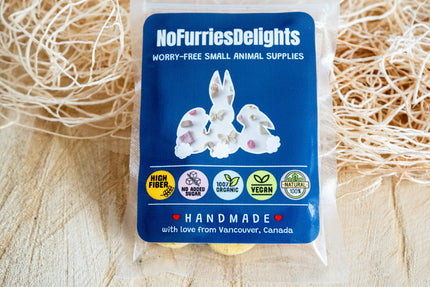 Mixed flavour donuts for small pets and birds, handmade food for bunnies and guinea pigs high fiber, no added sugar, 100% organic, natural and vegan.