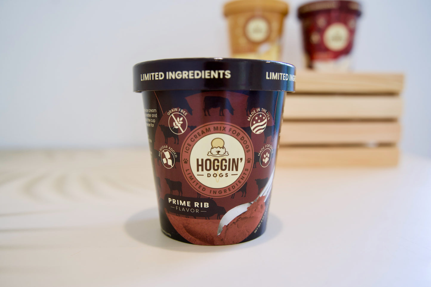 Pot de glace Hoggin' Dogs au goût de côte levée.