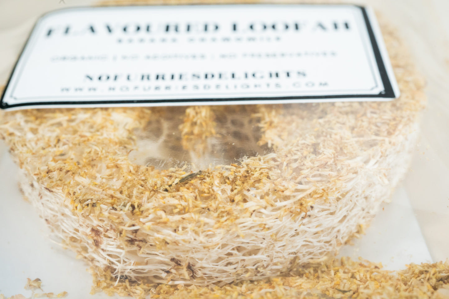 Close up image of the fibers of the banana chamomile loofah.