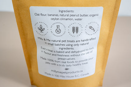 Gâteries pour chiens à base de farine d'avoine, de bananes, de beurre de cacahuète naturel, de cannelle de Ceylan biologique et d'eau.