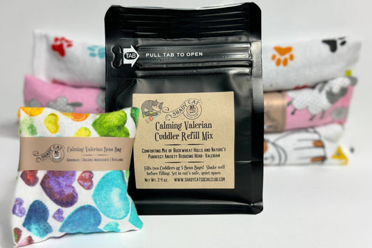 Pack of calming valerian cuddler refill mix.|Paquet de recharge pour coussin câlin pour chat à la valériane calmante.