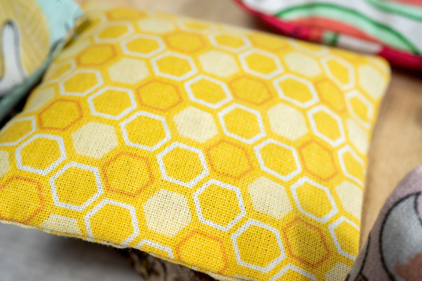 Honeycomb patterned cat kicker.