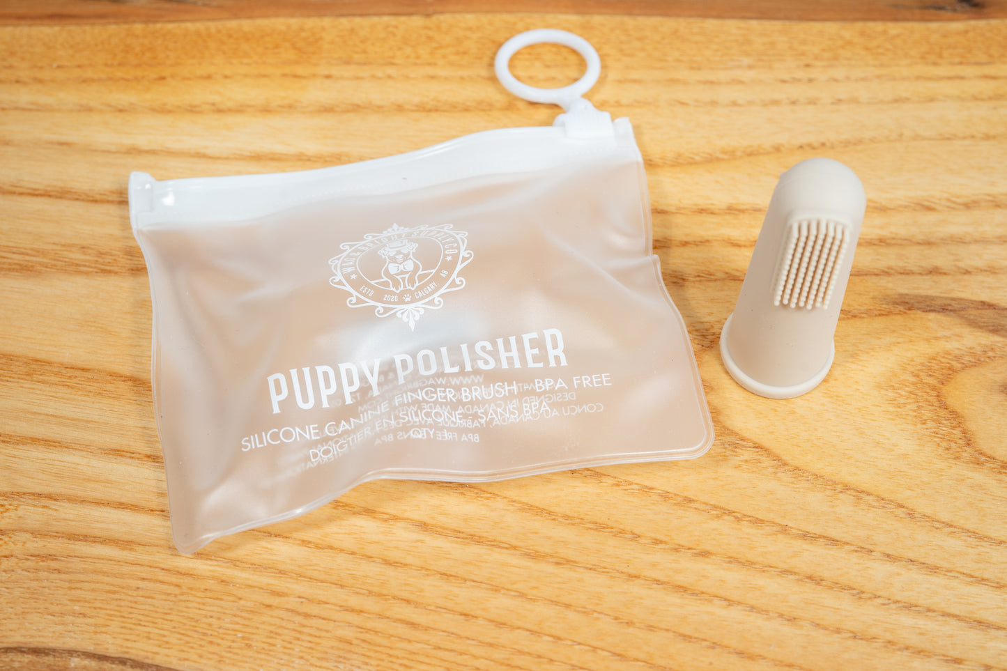 Brosse à dents à doigt en silicone pour chiens avec son sac de voyage.